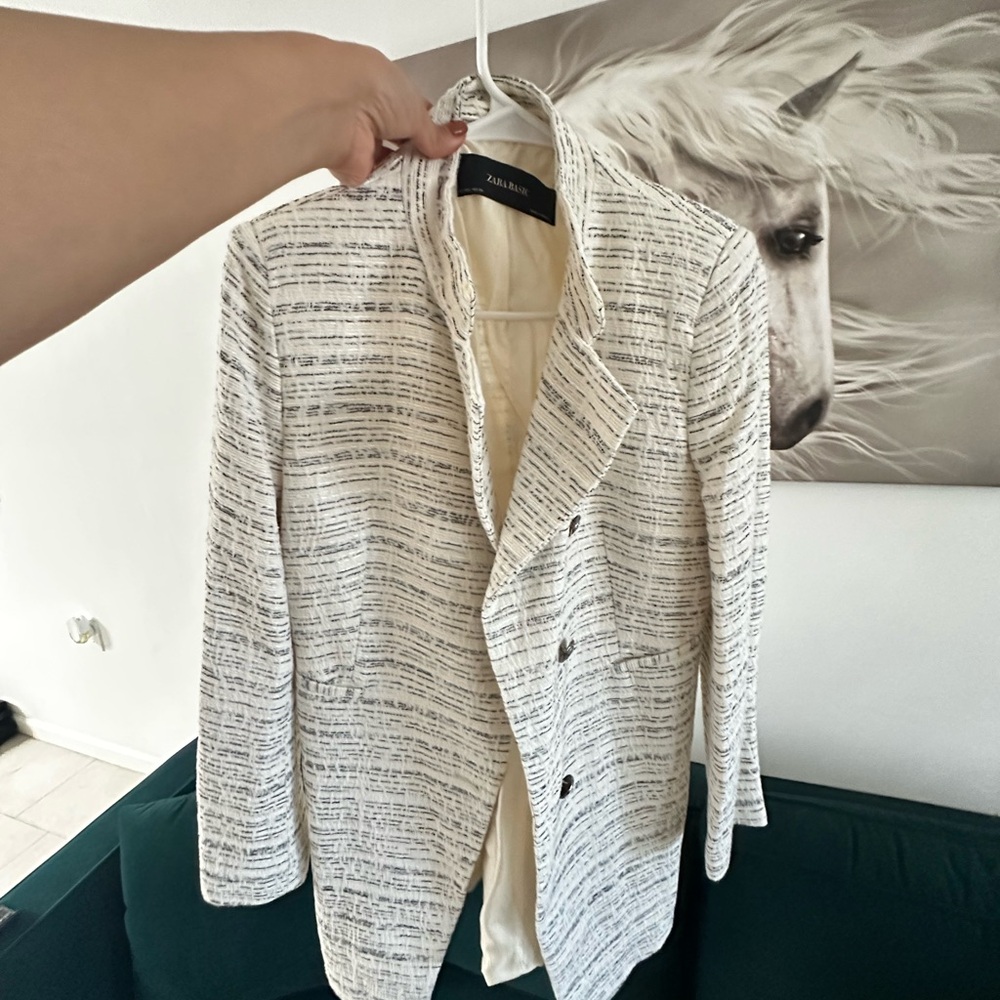 Zara Women’s White and Black Jacket